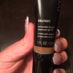 MARY KAY/ VERY DEEP / C C CREAM